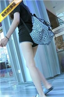 商场跟拍黑色超短热裤白皙长腿美眉[2. 03G/MOV]