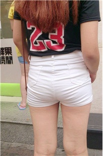 白色热裤年轻妹纸，PP圆又翘[142M/MP4]