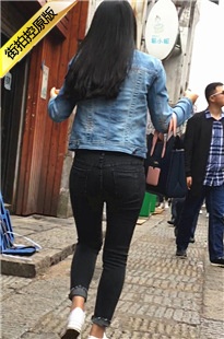 灰黑紧身极品圆润饱满翘臀牛仔裤妹子[444M/MOV]