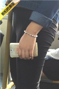 公交车随车摇晃的妹子[568M/MOV]