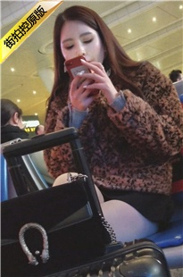 4K-街拍豹纹上衣肉丝极品美女[755M/MP4]