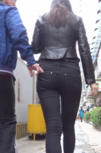 阳光活力，身材尤佳的黑色紧牛MM[451M/MTS]