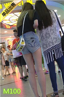 4K-紧身热裤极品长腿翘臀美女M100[1.32G]