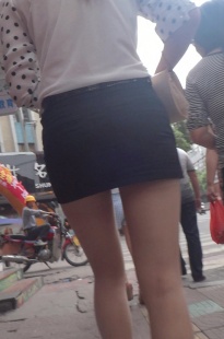 黑色包臀短裙美妇身材超赞[207M/MTS]