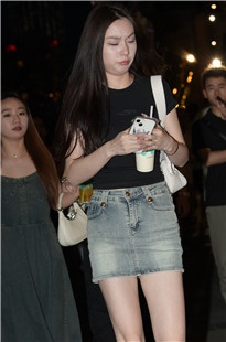 白皙大长腿小姐姐3A6274[1.49G]