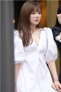 白皙美腿美胸小姐姐3A3417[303M]