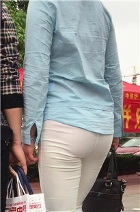 白裤紧臀熟妇[590M/MOV]