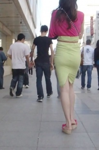 浅绿色包臀气质美MM，风情万种[173M/MP4]