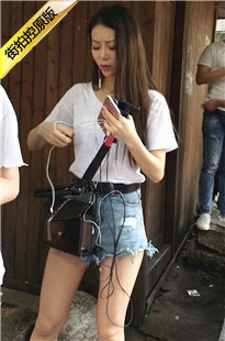 旅游景区偶遇极品热裤美女[226M/MOV]