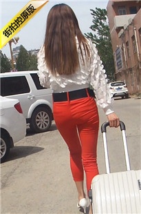 推着行李箱的极品时尚美女[434M/MP4]