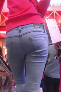 纤细小蛮腰,翘臀紧身清新妹子[1.33G/M2TS]