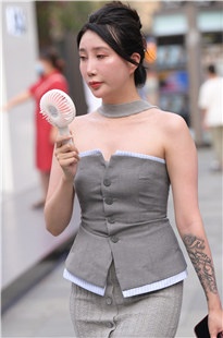 白皙少fu3A5552[1.58G]