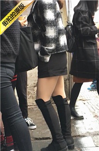 跟拍黑色高靴热裤肉丝性感MT长发妹子[222M/MOV]