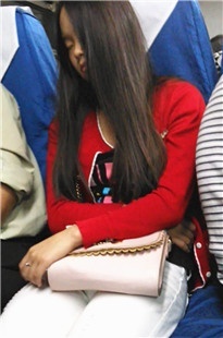 火车上白裤美女睡着了第二季[116M/MP4]