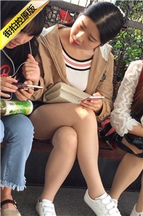 【醉爱作品】漂亮街拍肉丝MM [194M/MOV]