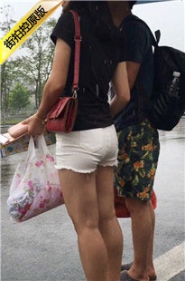 白色紧身热裤shaofu雨中等车[353M/MOV]