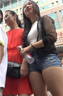 【街拍之魂】4K超清！极品超紧热牛爆臀妹妹（1）[MP4/1GB]