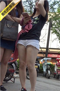 xinggan白皙大腿白热裤小妹[2.07G/MP4]