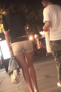 灰色贴身紧身热裤丰满MM三角区很饱满[588M/MTS]