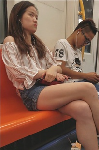 条纹衬衫热裤[1.26G]