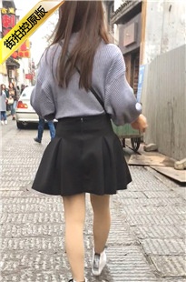 黑色短裙肉丝美眉和男友逛街[422M/MOV]