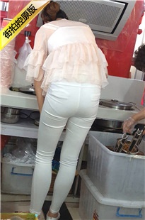 极品长腿丰满紧身白裤奶茶小妹忙不停[5.45G/MP4]