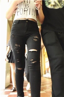 【纳兰xing急作品】漂亮MM紧黑裤 [MP4/512MB]