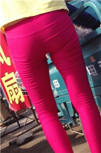 【啊~宝贝原创作品】骑着电动车的小媳妇路边买葡萄[1.55G/...