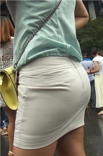 包臀美眉优美的站姿完美显现圆润臀部[139M/MP4]