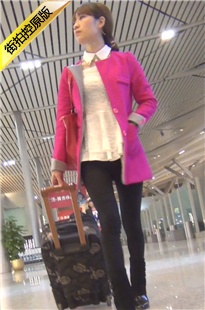 候机大厅的紧身裤美女[210M/MTS]