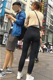 【幽明作品】极品宽臀紧身黑牛美女[MP4/820MB]