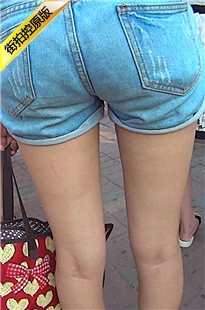 下班坐车回家的超短牛仔MM大腿[444M/MP4]