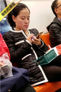 4K-地铁黑色SW紫色高跟性感MT美妇[1.02G/MP4]