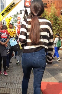 街拍牛仔裤翘臀美眉[295M/MOV]