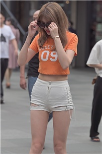 路脐紧身热裤大长腿美女3A749[802M]