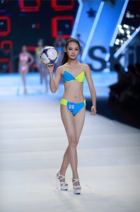 一组精美高淸模特走秀组图欣尝 ( 2 ) －21张