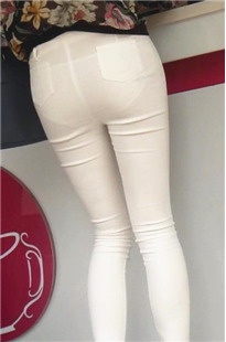极品紧身白裤圆臀MM[114M/MP4]