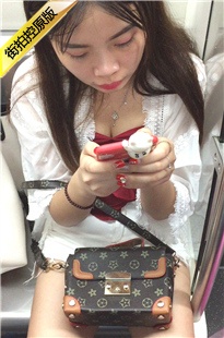 【醉爱作品】漂亮街拍长腿MM，迷人的小沟[268M/MOV]