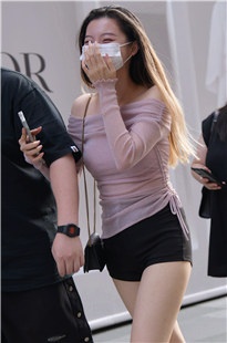 这热裤真是又短又紧啊3A5528[1.91G]