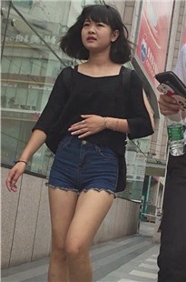 【熬夜猫作品】阳光撒在翘臀上[MP4/189MB]