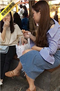 牛仔短裙美眉路边吃鸡[158M/MOV]