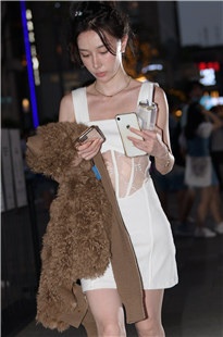 美腿美足小姐姐3A4566[3.33G]