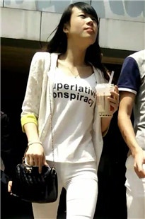 【羽龙作品】让人受不了的白裤，三角更诱人[1.02G/MP4]