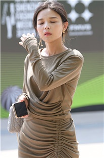 韵味美女3A7240[2.37G]