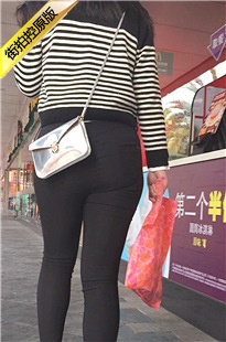 黑色紧身裤翘臀妹子[708M/MOV]