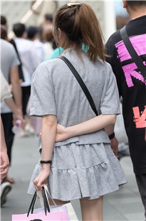 邻居的丝袜女孩3A7288[1.47G]