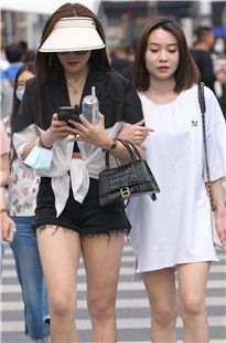 黑色热裤气质美女3A6987[1.27G]