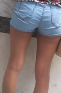 客运站偶遇紧翘牛仔热裤美眉[259M/MOV]