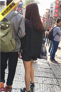街拍肉丝短裤长发可爱美眉[285M/MOV]