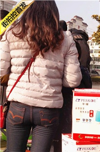 路上巧遇紧牛[2.26G/MP4]